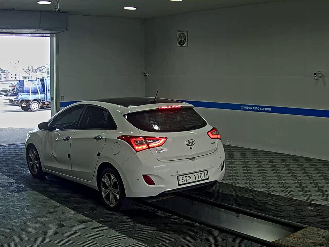 HYUNDAI NEW i30 1.6 VGT PYL 2014 - zdjęcie 6