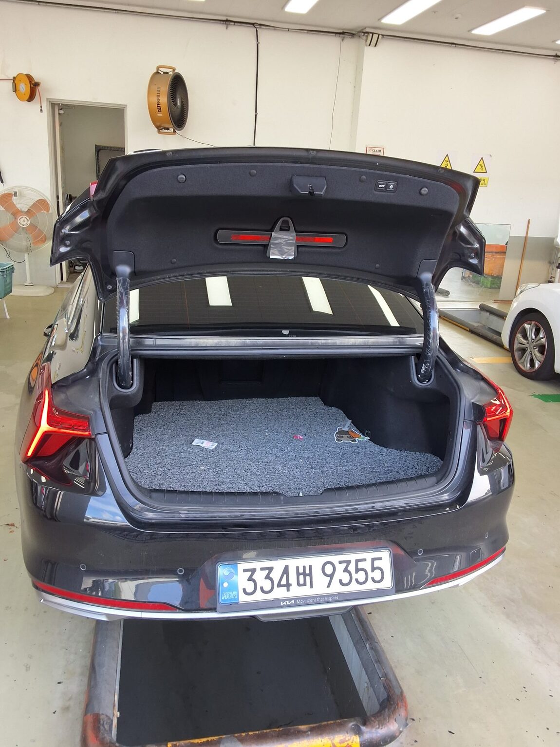 KIA K8 3.5 GDI 4WD PLATINUM 2023 - zdjęcie 15