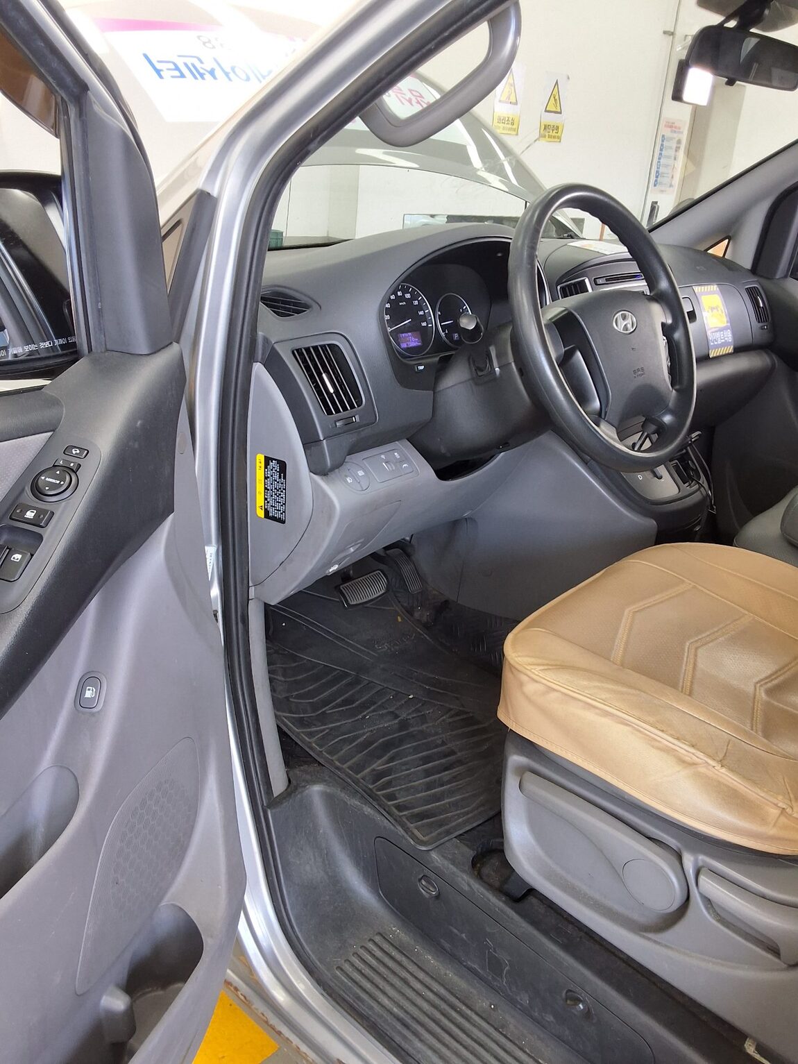 HYUNDAI GRAND STAREX 12-SEATER DIESEL SMART 2017 - zdjęcie 10