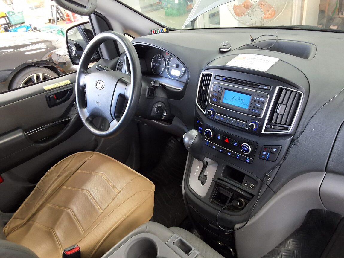 HYUNDAI GRAND STAREX 12-SEATER DIESEL SMART 2017 - zdjęcie 11