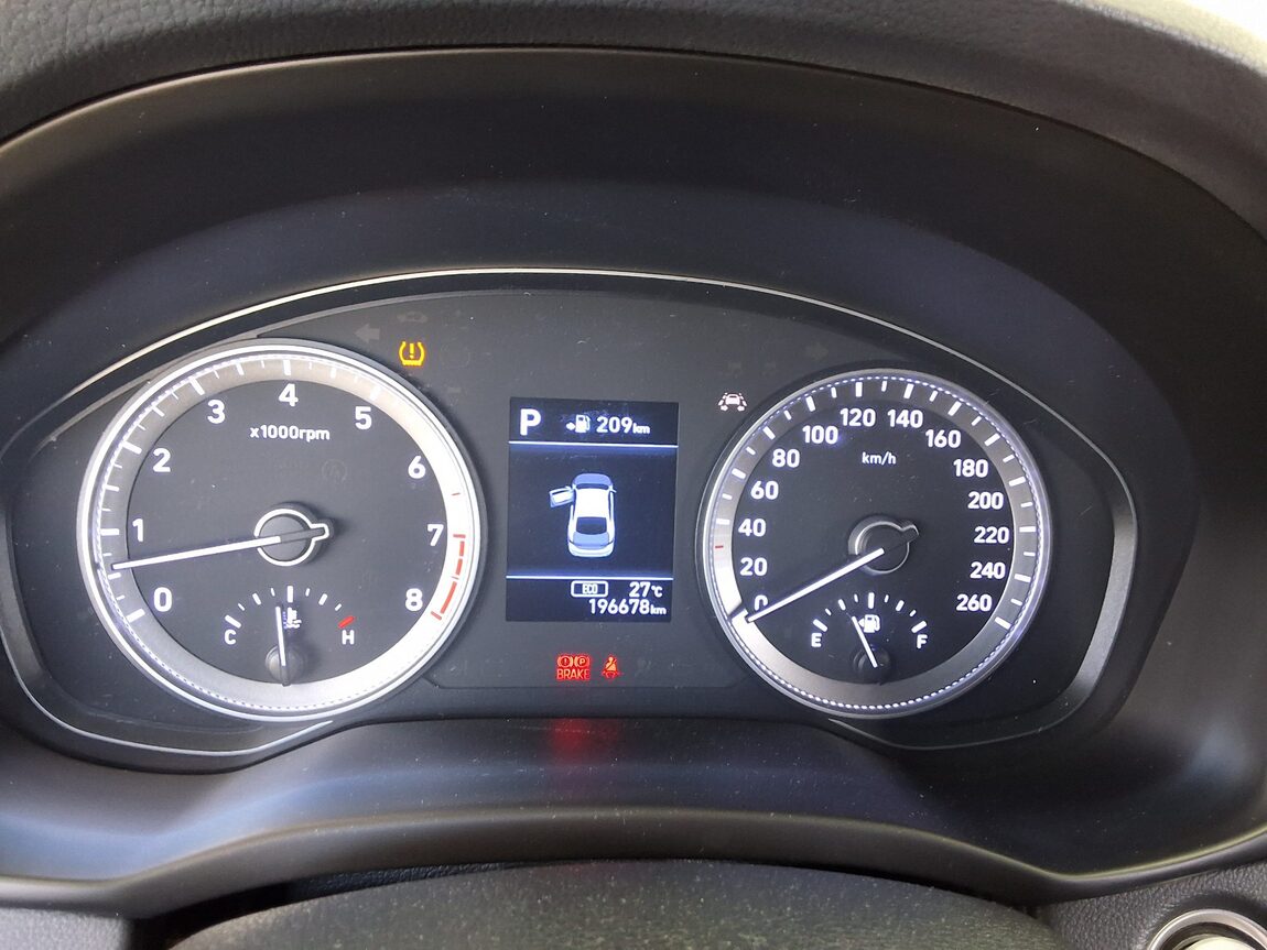 HYUNDAI GRANDEUR IG 2.4 GDi PREMIUM SPECIAL 2018 - zdjęcie 9