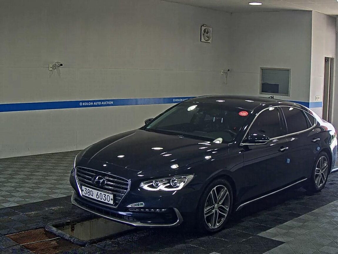 HYUNDAI GRANDEUR IG 2.4 GDi PREMIUM SPECIAL 2018 - zdjęcie 2