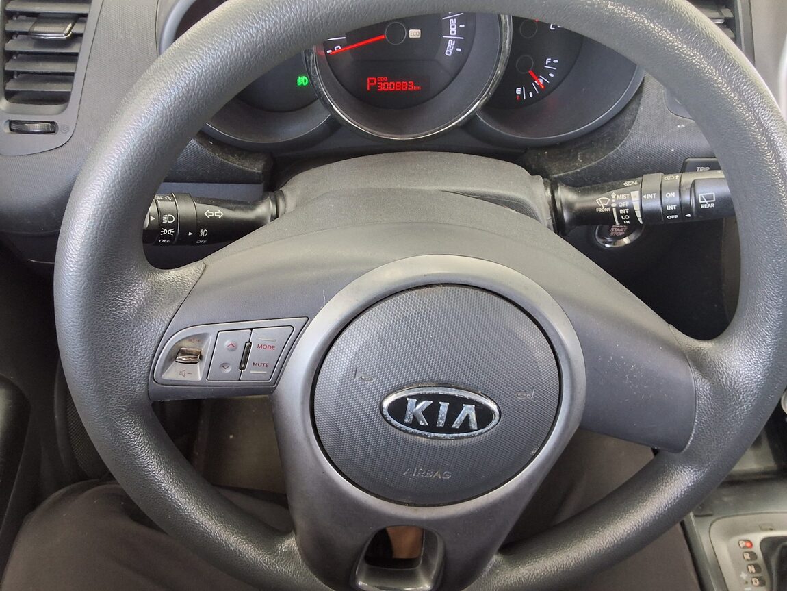 KIA SOUL 1.6 CVVT U SMART 2011 - zdjęcie 17