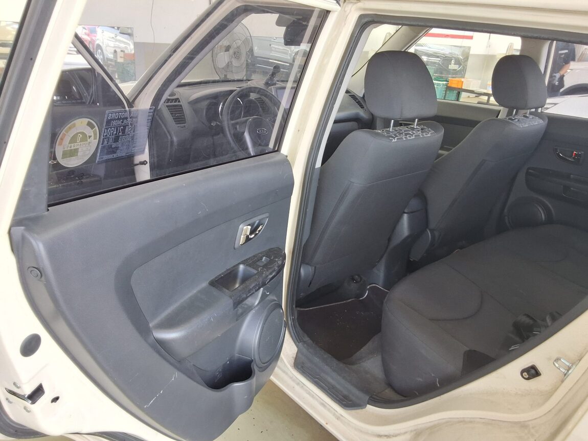 KIA SOUL 1.6 CVVT U SMART 2011 - zdjęcie 12