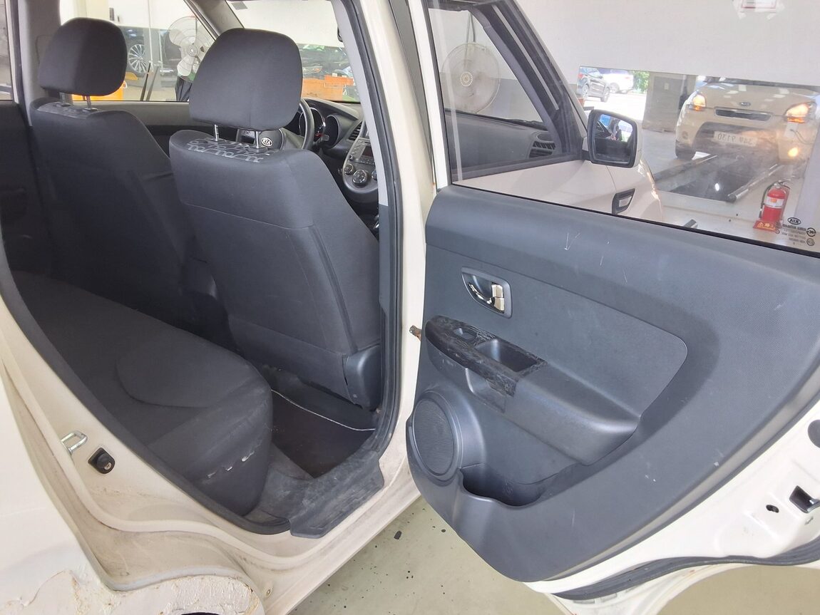 KIA SOUL 1.6 CVVT U SMART 2011 - zdjęcie 13