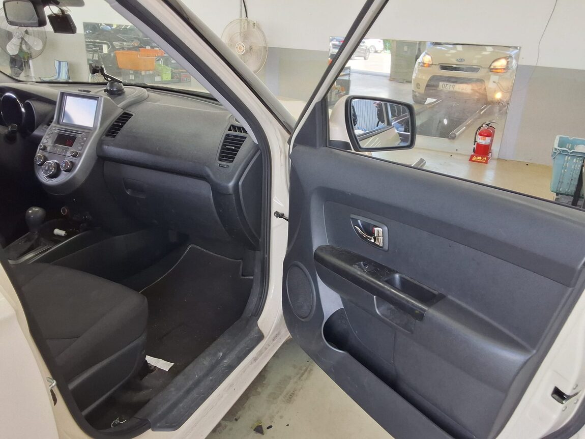 KIA SOUL 1.6 CVVT U SMART 2011 - zdjęcie 14