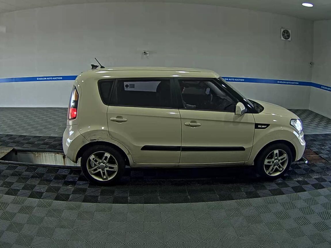 KIA SOUL 1.6 CVVT U SMART 2011 - zdjęcie 4
