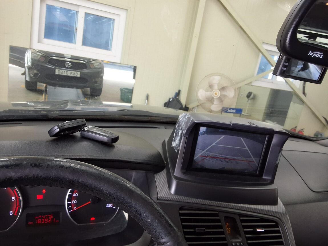 KG MOBILITY (SSANGYONG) KORANDO SPORTS CX7 4WD CLUB 2015 - zdjęcie 25