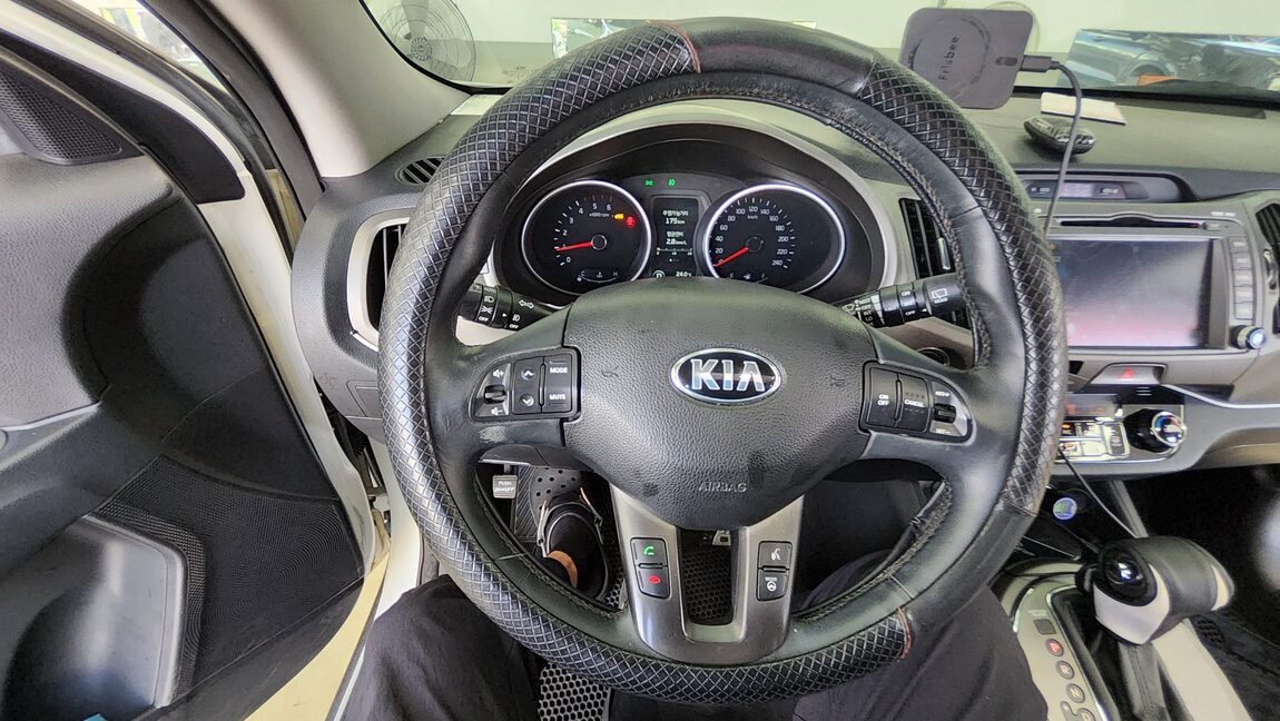 KIA THE NEW SPORTAGE R DIESEL R2.0 2WD PRESTIGE 2014 - zdjęcie 17