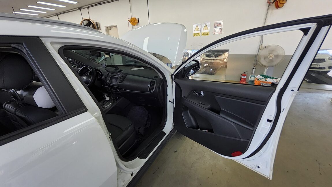 KIA THE NEW SPORTAGE R DIESEL R2.0 2WD PRESTIGE 2014 - zdjęcie 14