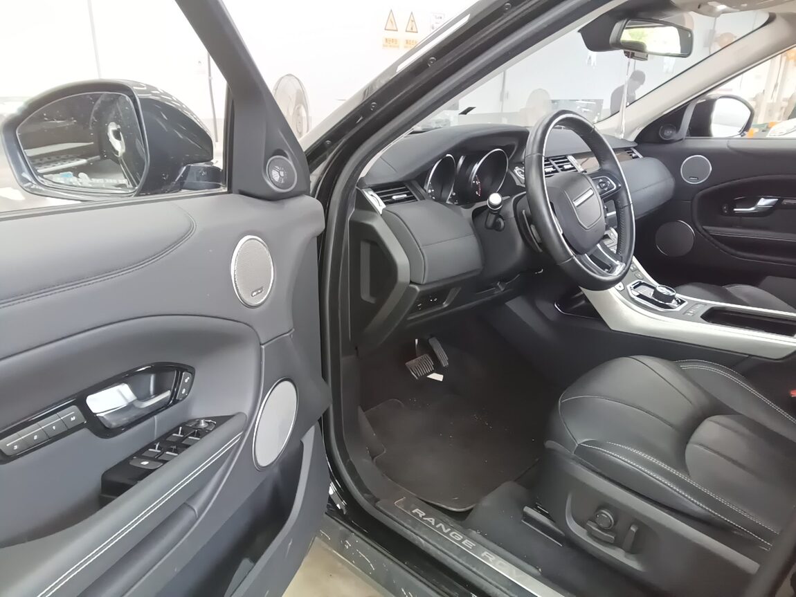 LAND ROVER RANGE ROVER EVOQUE 2.0 TD4 HSE 2018 - zdjęcie 10
