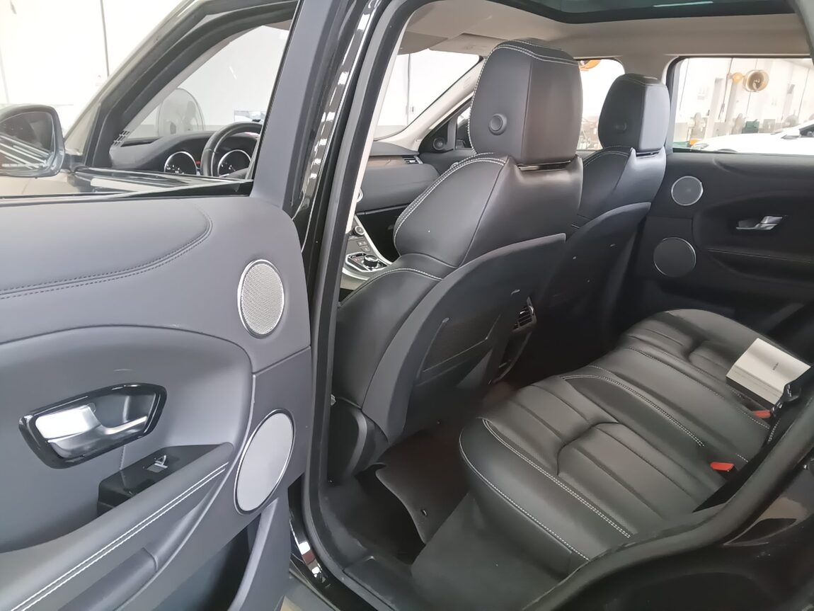 LAND ROVER RANGE ROVER EVOQUE 2.0 TD4 HSE 2018 - zdjęcie 12