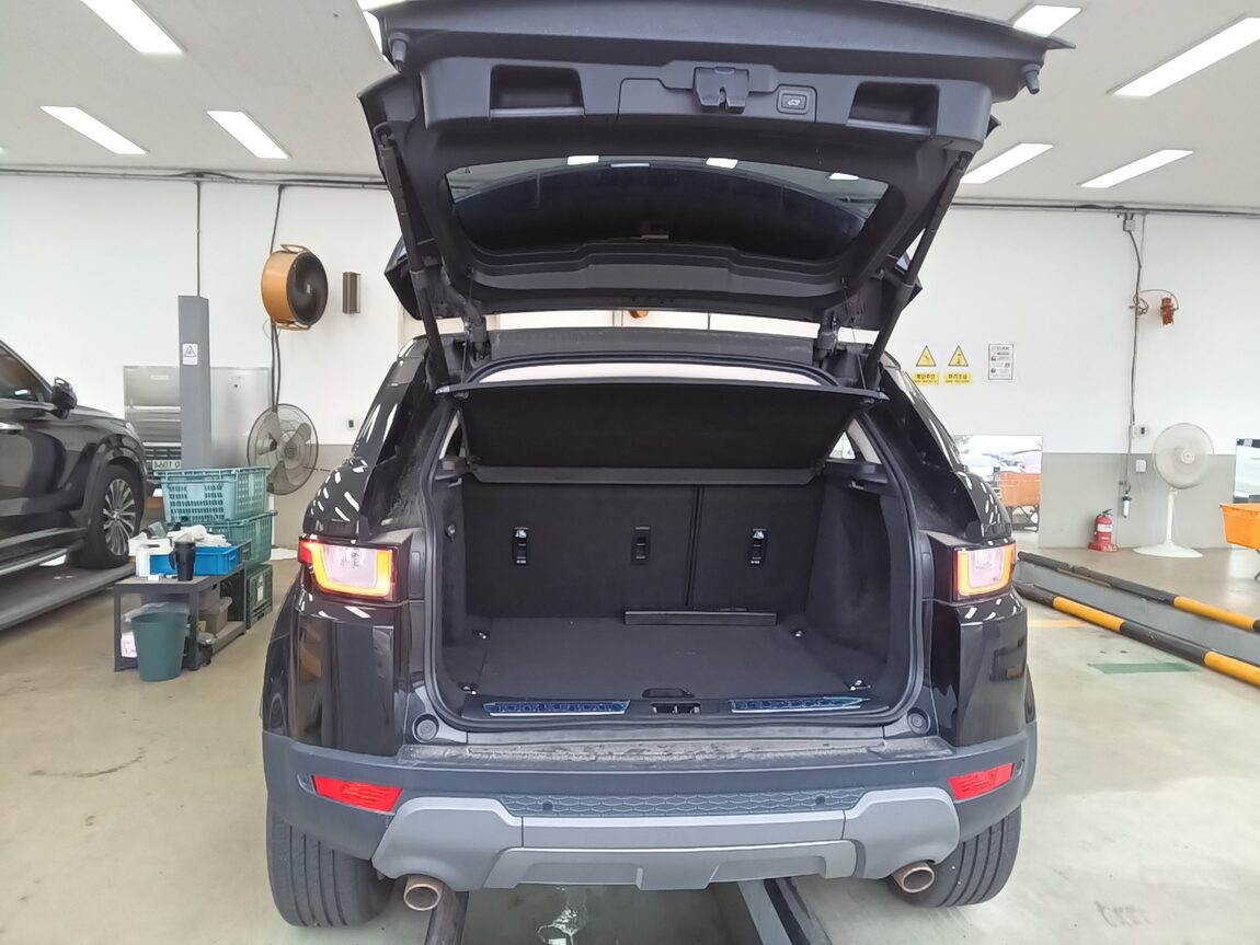LAND ROVER RANGE ROVER EVOQUE 2.0 TD4 HSE 2018 - zdjęcie 15