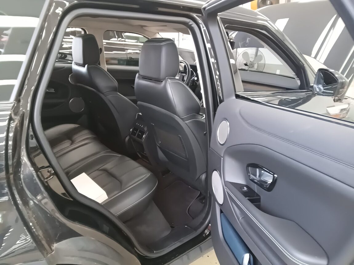 LAND ROVER RANGE ROVER EVOQUE 2.0 TD4 HSE 2018 - zdjęcie 13