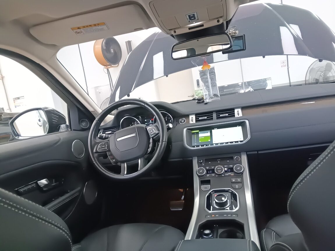 LAND ROVER RANGE ROVER EVOQUE 2.0 TD4 HSE 2018 - zdjęcie 20