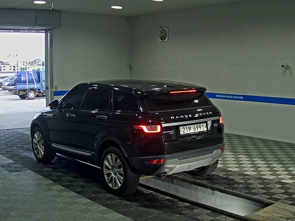 LAND ROVER RANGE ROVER EVOQUE 2.0 TD4 HSE 2018 - zdjęcie 6
