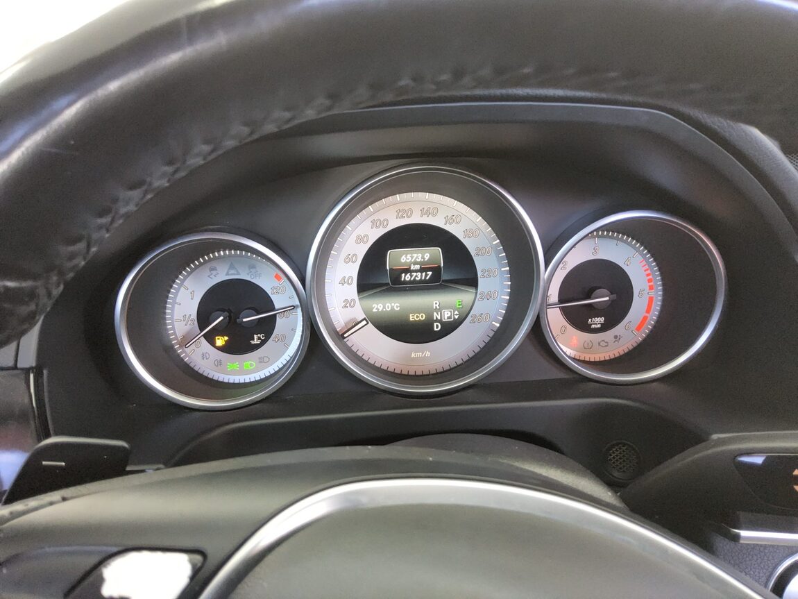 MERCEDES-BENZ E-CLASS (4TH GEN) E220 CDI AVANTGARDE 2014 - zdjęcie 9