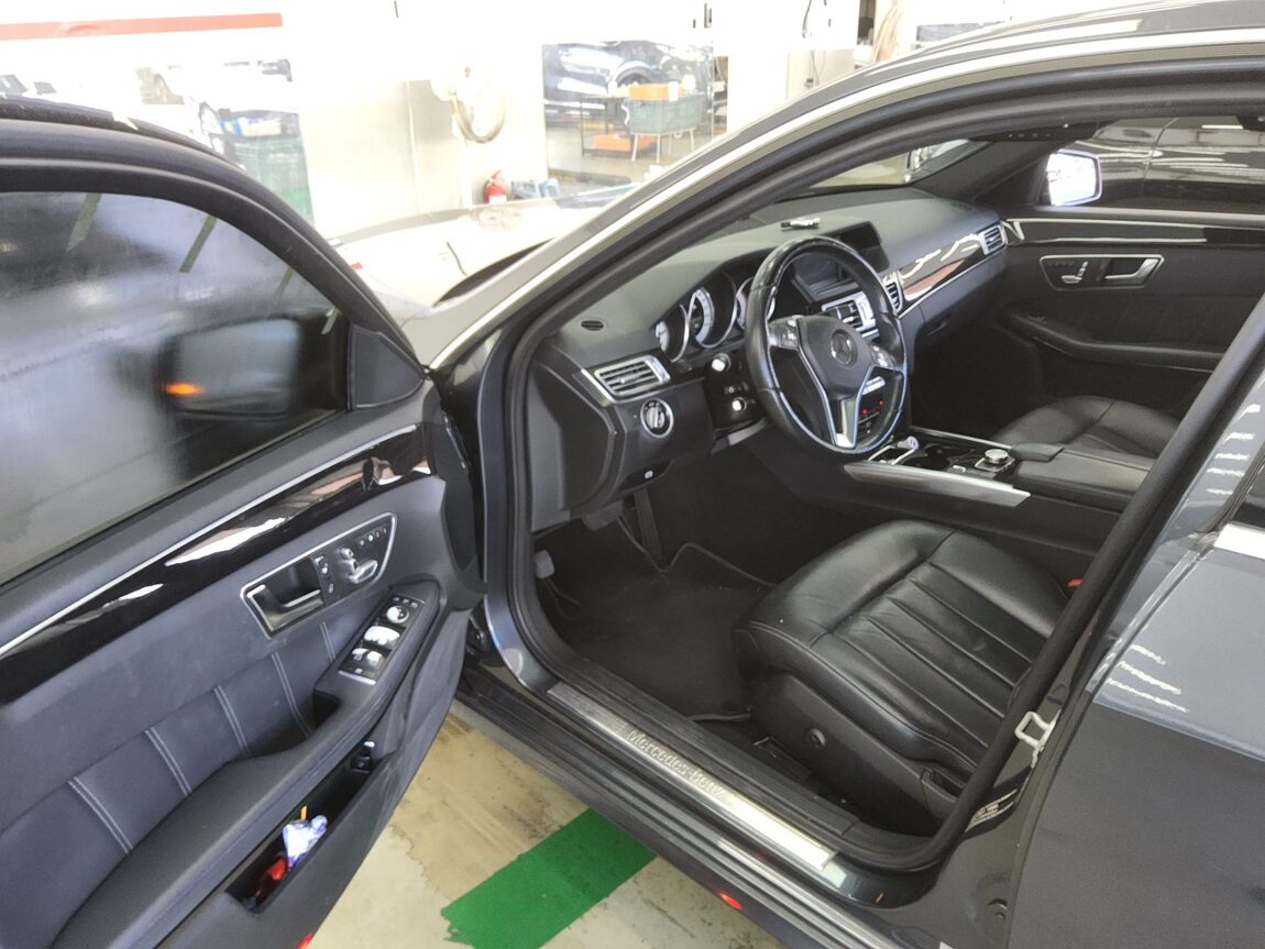 MERCEDES-BENZ E-CLASS (4TH GEN) E220 CDI AVANTGARDE 2014 - zdjęcie 10