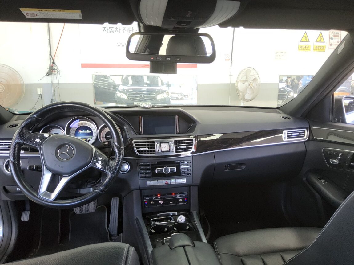 MERCEDES-BENZ E-CLASS (4TH GEN) E220 CDI AVANTGARDE 2014 - zdjęcie 11