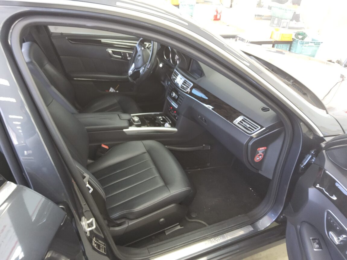 MERCEDES-BENZ E-CLASS (4TH GEN) E220 CDI AVANTGARDE 2014 - zdjęcie 14