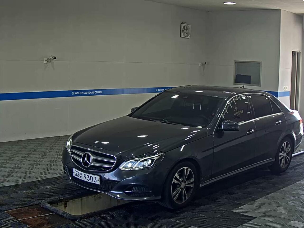 MERCEDES-BENZ E-CLASS (4TH GEN) E220 CDI AVANTGARDE 2014 - zdjęcie 2