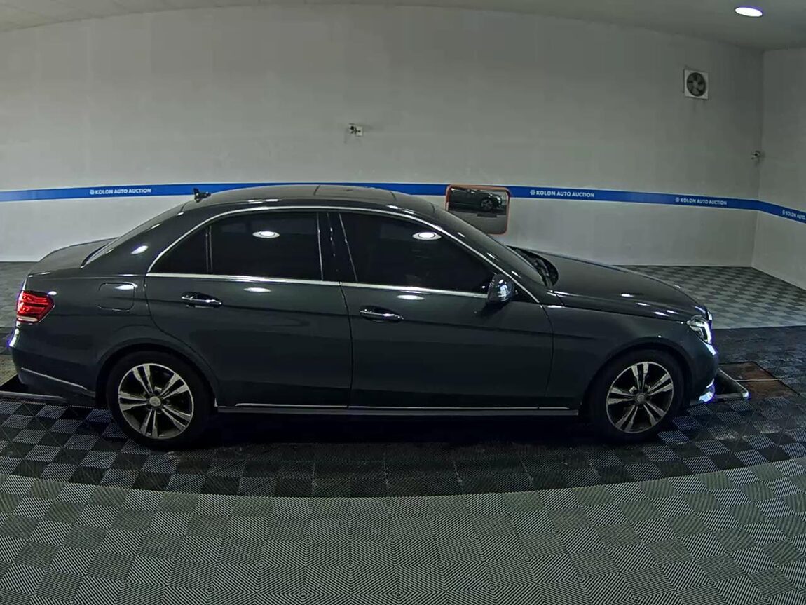 MERCEDES-BENZ E-CLASS (4TH GEN) E220 CDI AVANTGARDE 2014 - zdjęcie 4