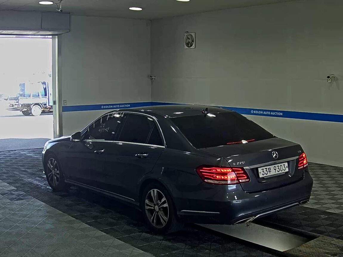 MERCEDES-BENZ E-CLASS (4TH GEN) E220 CDI AVANTGARDE 2014 - zdjęcie 6