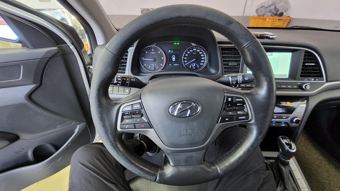 HYUNDAI AVANTE AD 1.6 DIESEL SMART SPECIAL 2017 - zdjęcie 17