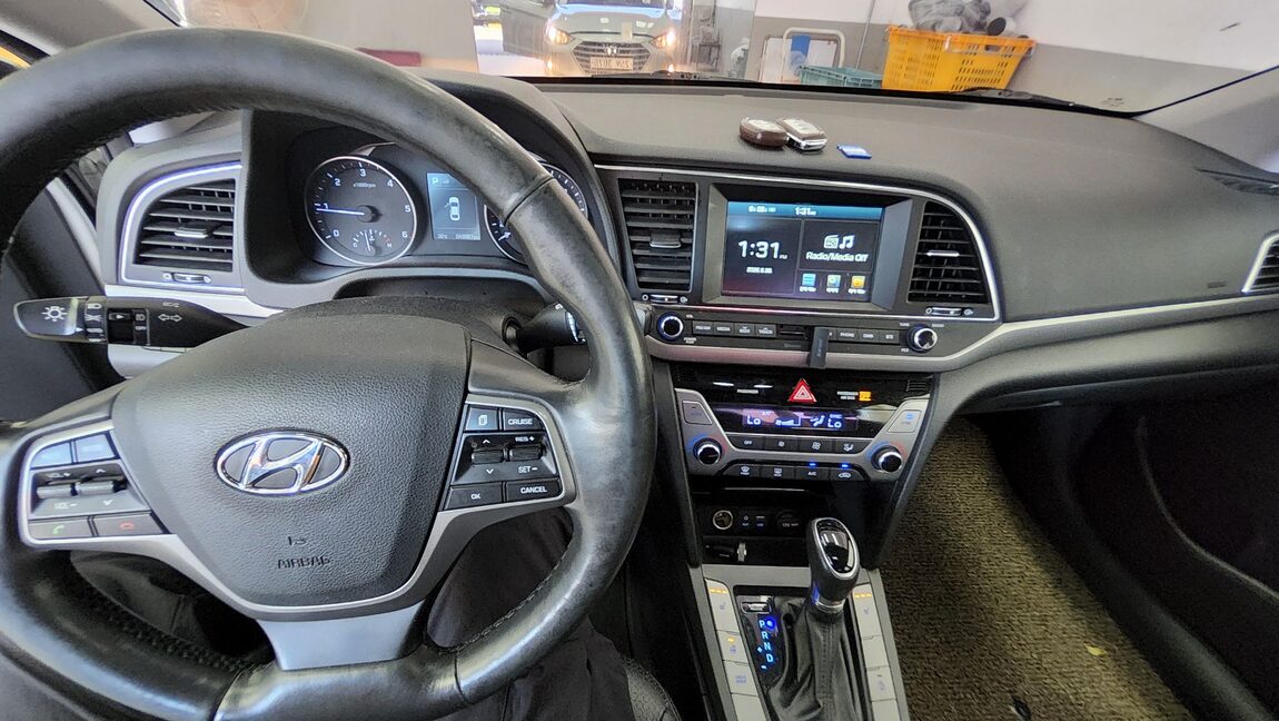 HYUNDAI AVANTE AD 1.6 DIESEL SMART SPECIAL 2017 - zdjęcie 18