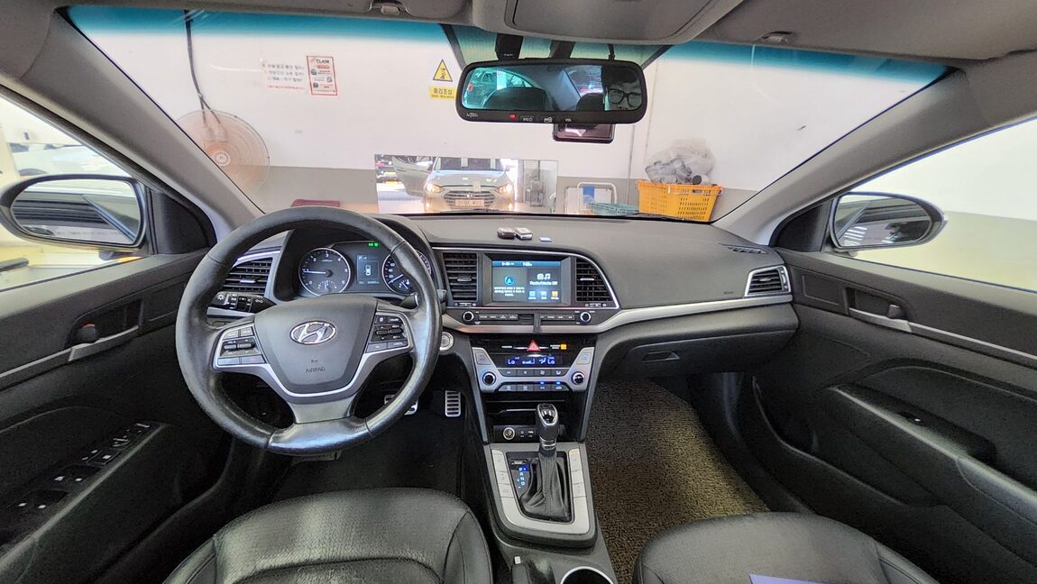 HYUNDAI AVANTE AD 1.6 DIESEL SMART SPECIAL 2017 - zdjęcie 11