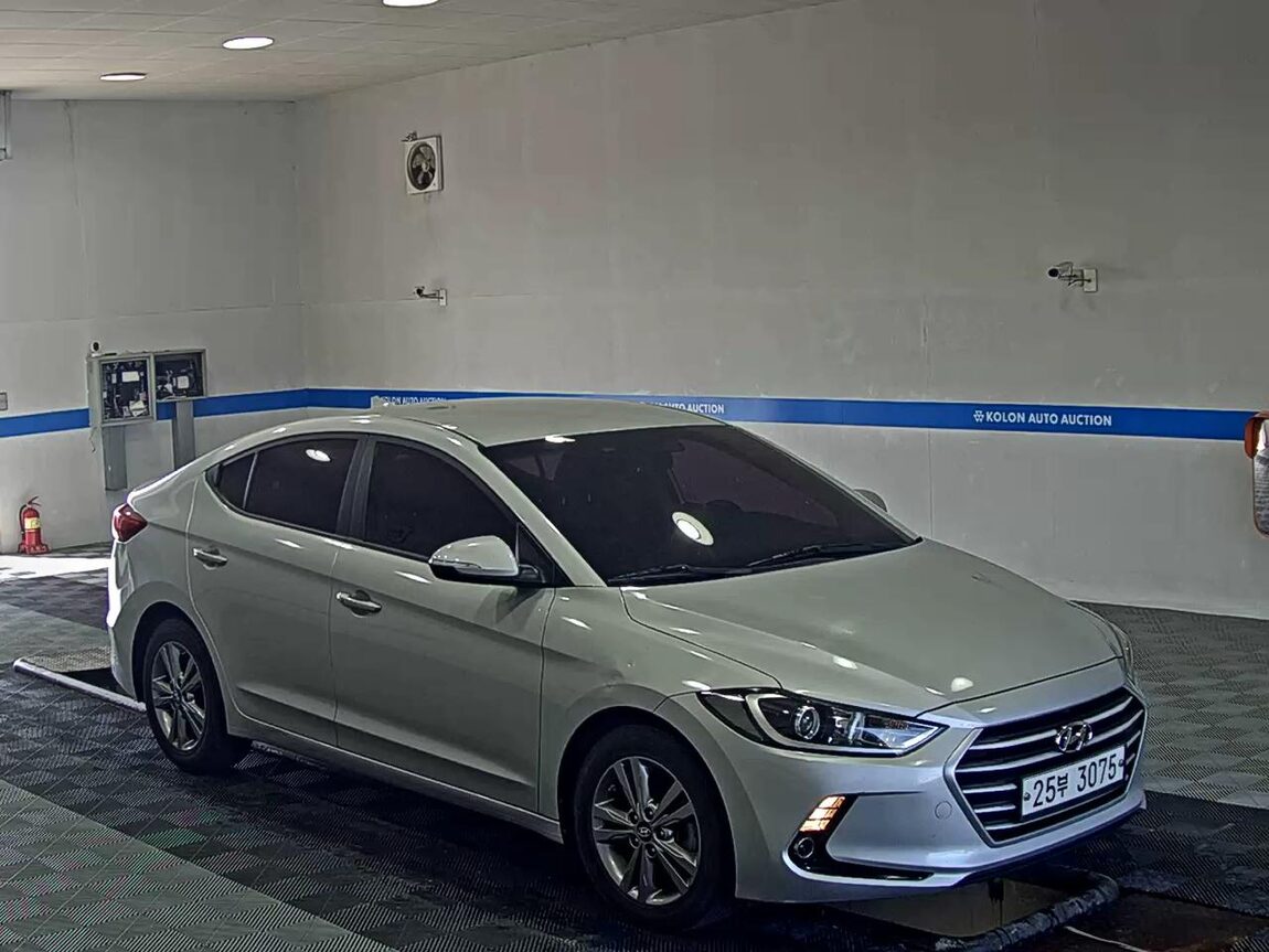 HYUNDAI AVANTE AD 1.6 DIESEL SMART SPECIAL 2017 - zdjęcie 3