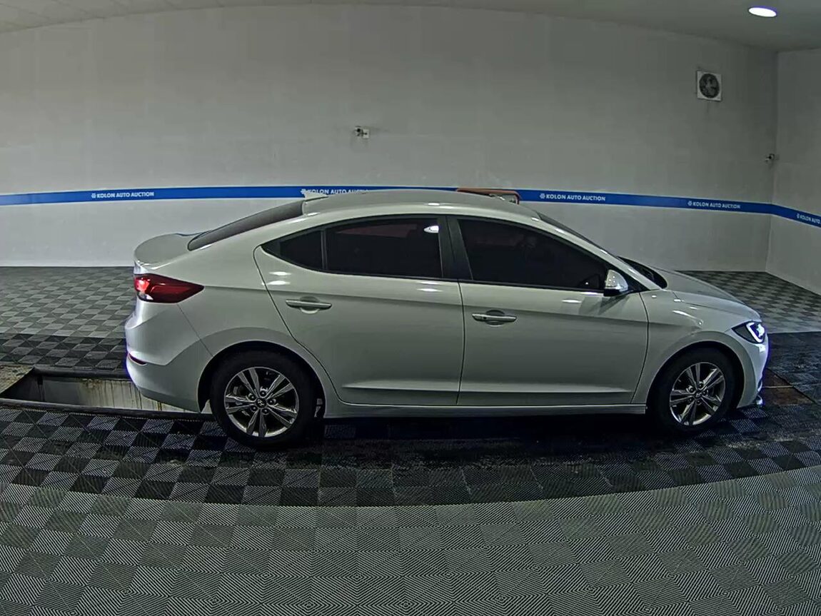 HYUNDAI AVANTE AD 1.6 DIESEL SMART SPECIAL 2017 - zdjęcie 4