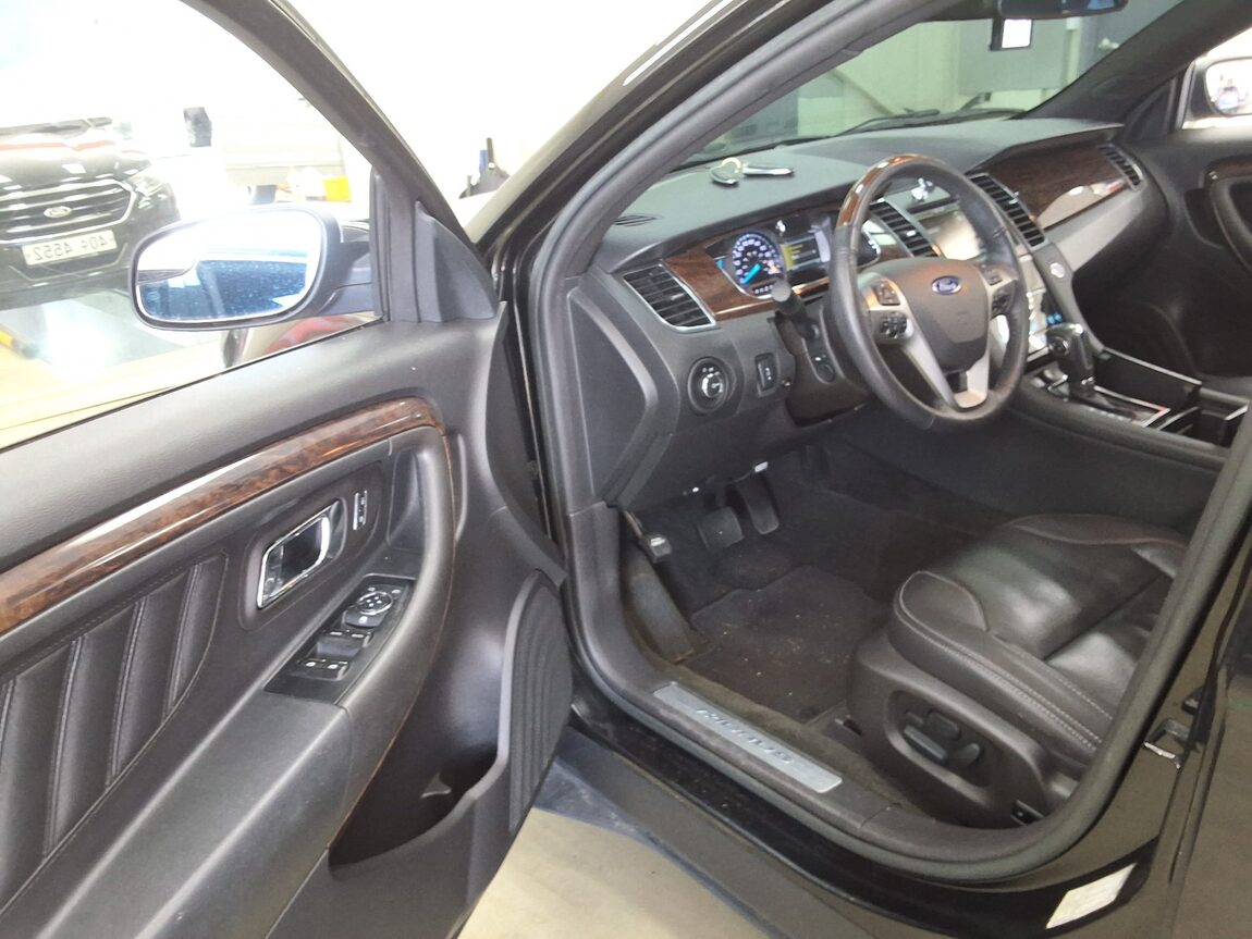 FORD TAURUS (6TH GEN) 2.0 ECOBOOST LIMITED 2015 - zdjęcie 11