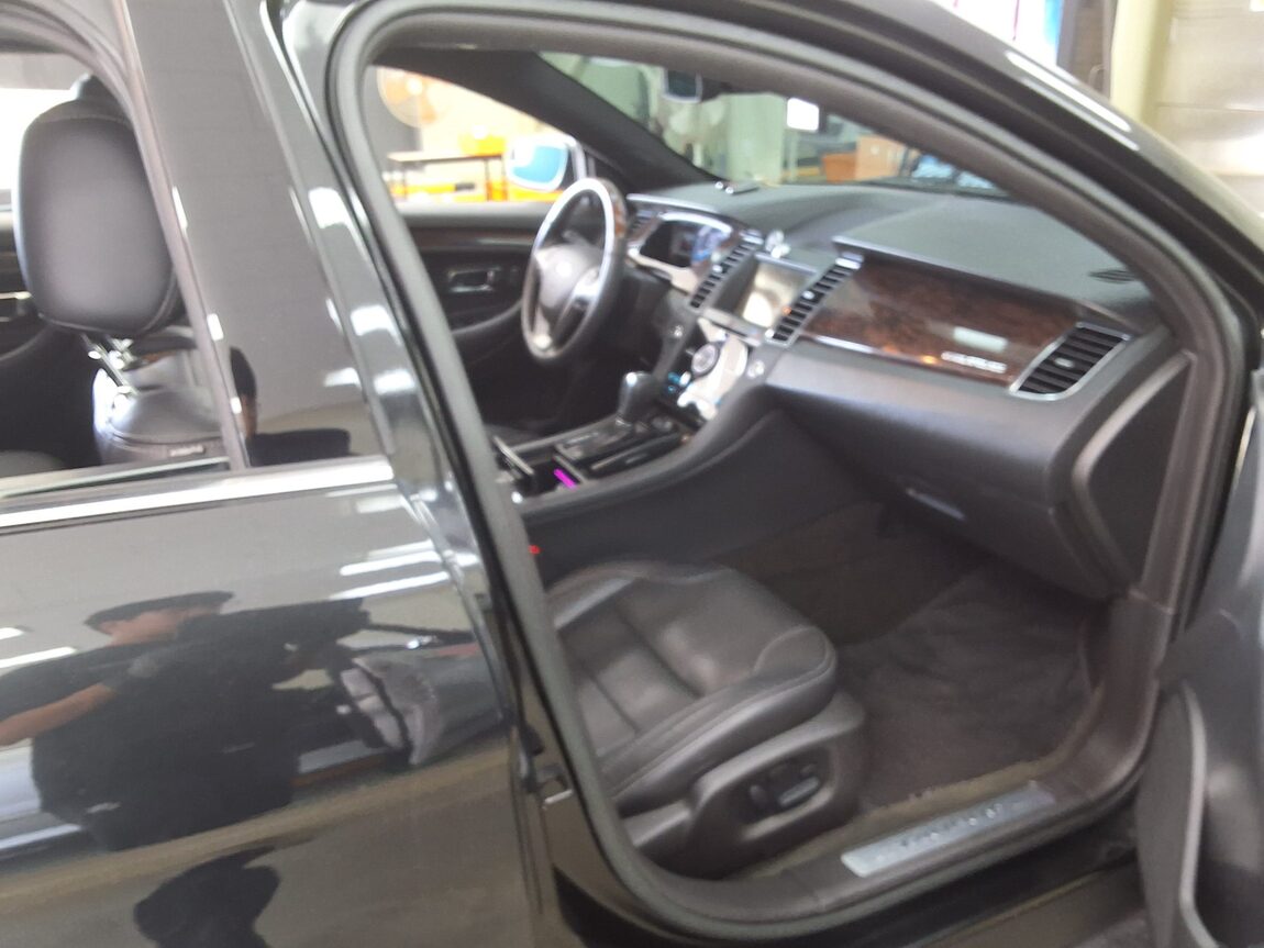 FORD TAURUS (6TH GEN) 2.0 ECOBOOST LIMITED 2015 - zdjęcie 15