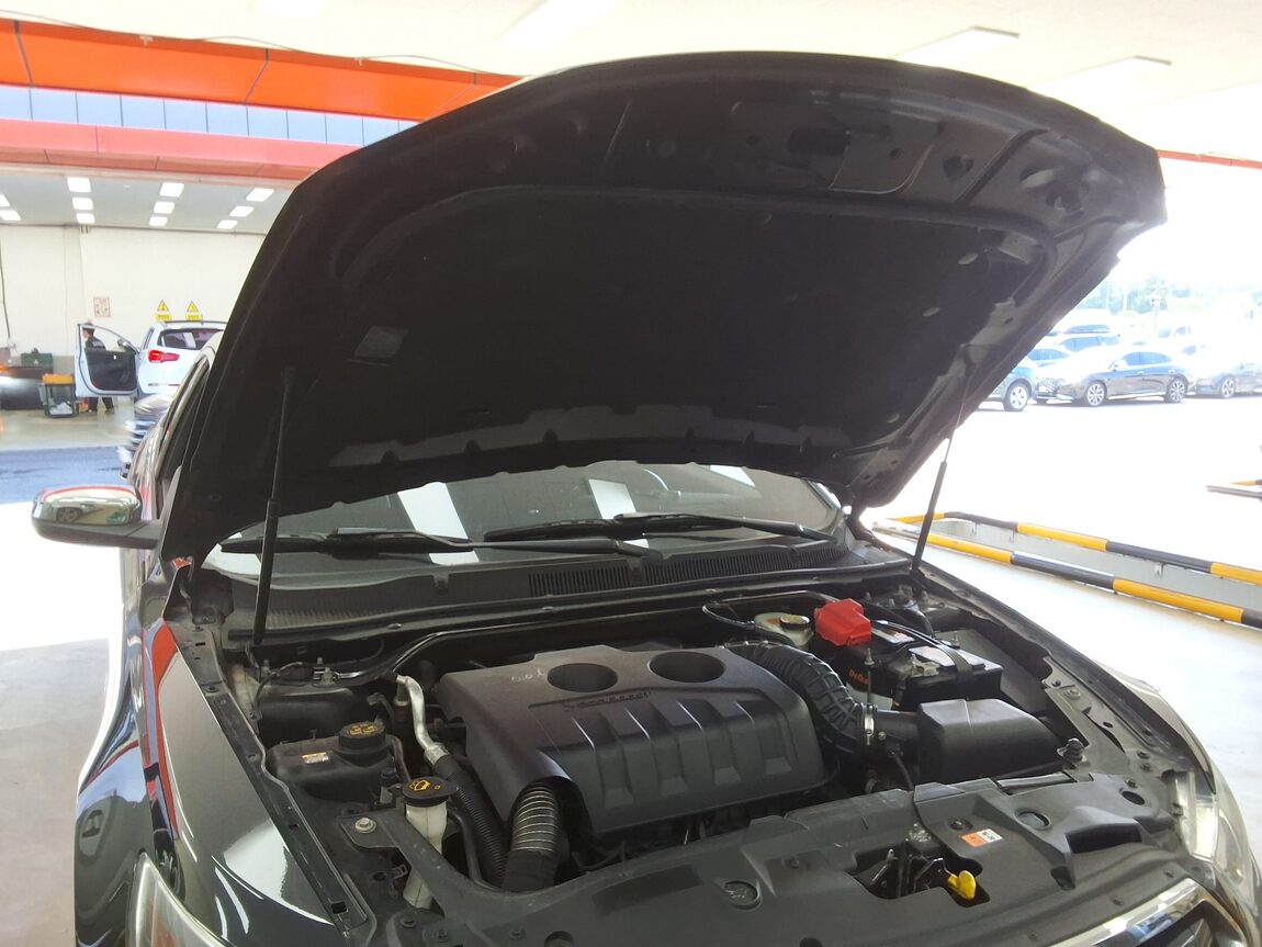 FORD TAURUS (6TH GEN) 2.0 ECOBOOST LIMITED 2015 - zdjęcie 18