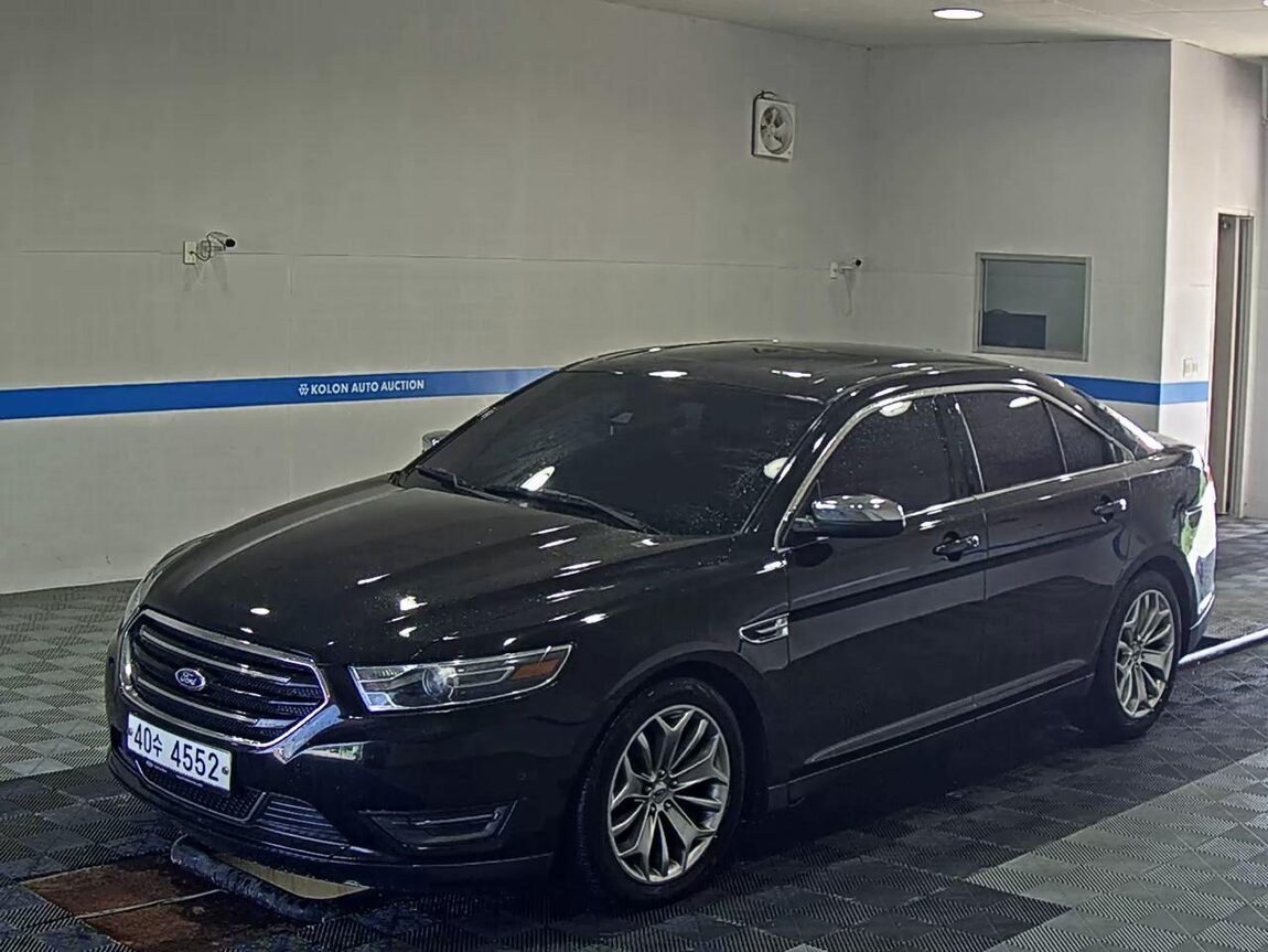 FORD TAURUS (6TH GEN) 2.0 ECOBOOST LIMITED 2015 - zdjęcie 2
