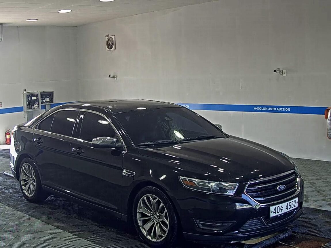FORD TAURUS (6TH GEN) 2.0 ECOBOOST LIMITED 2015 - zdjęcie 3