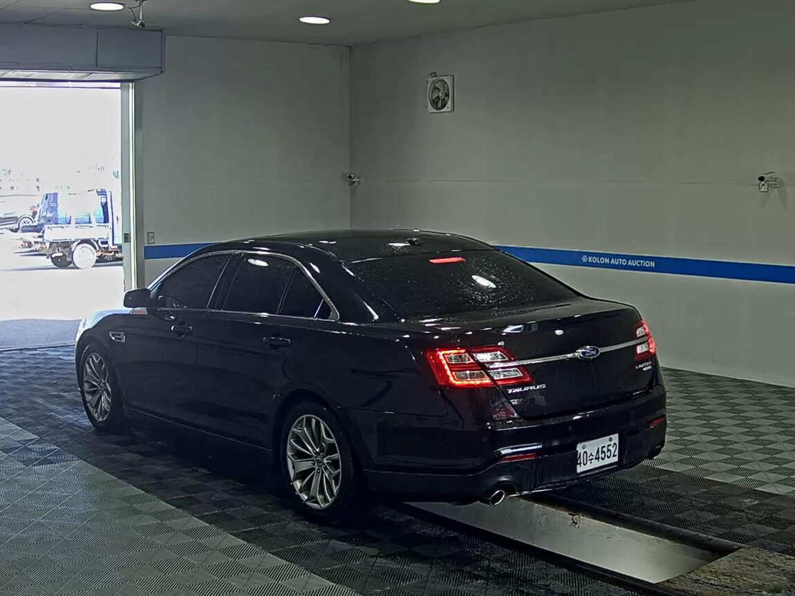 FORD TAURUS (6TH GEN) 2.0 ECOBOOST LIMITED 2015 - zdjęcie 6