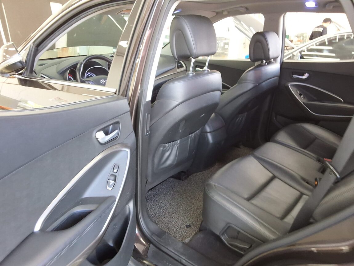 HYUNDAI SANTA FE THE PRIME DIESEL R2.0 2WD PREMIUM 2017 - zdjęcie 12