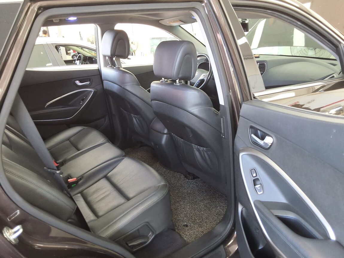 HYUNDAI SANTA FE THE PRIME DIESEL R2.0 2WD PREMIUM 2017 - zdjęcie 13
