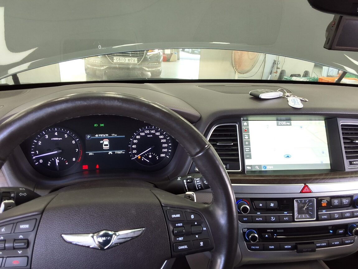 GENESIS G80 3.3 GDi PREMIUM LUXURY 2017 - zdjęcie 17