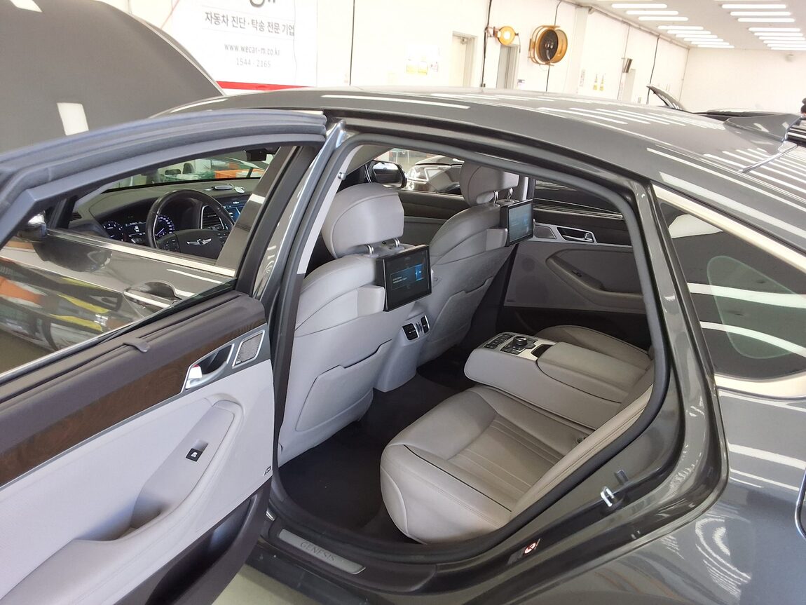 GENESIS G80 3.3 GDi PREMIUM LUXURY 2017 - zdjęcie 12