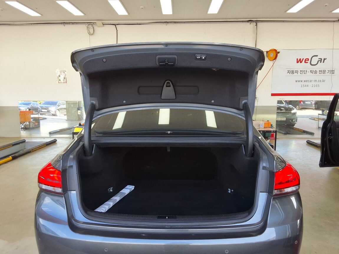 GENESIS G80 3.3 GDi PREMIUM LUXURY 2017 - zdjęcie 15