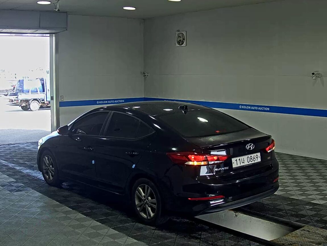 HYUNDAI AVANTE AD 1.6 GDi SMART SPECIAL 2017 - zdjęcie 6