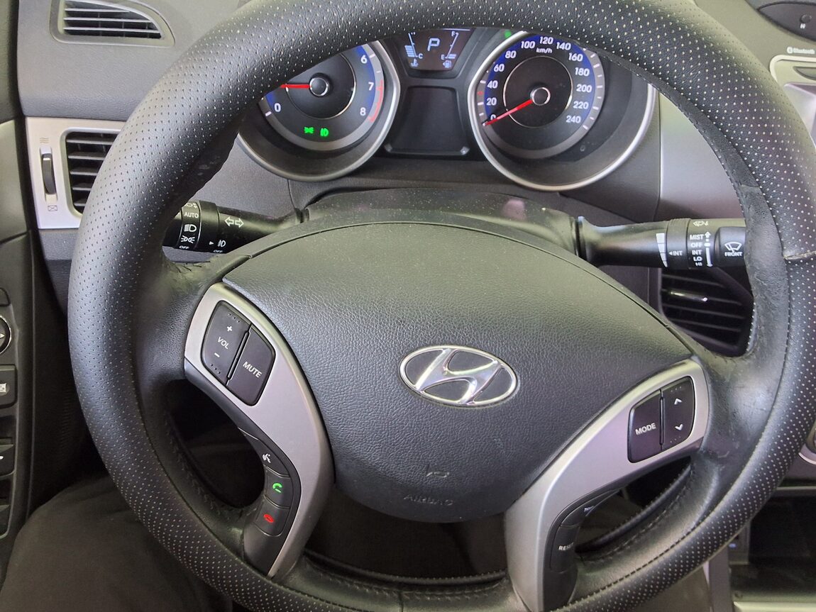 HYUNDAI AVANTE MD M16 GDi LUXURY 2011 - zdjęcie 17
