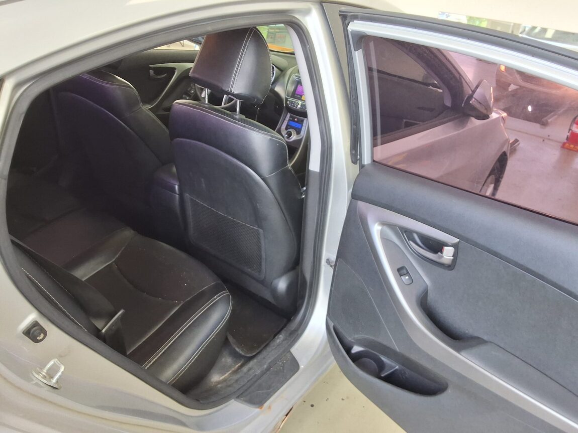 HYUNDAI AVANTE MD M16 GDi LUXURY 2011 - zdjęcie 13