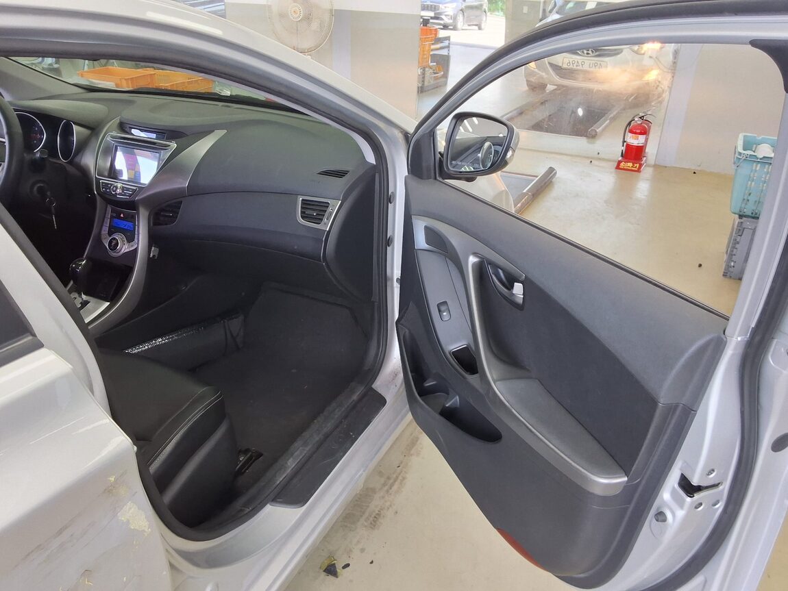 HYUNDAI AVANTE MD M16 GDi LUXURY 2011 - zdjęcie 14