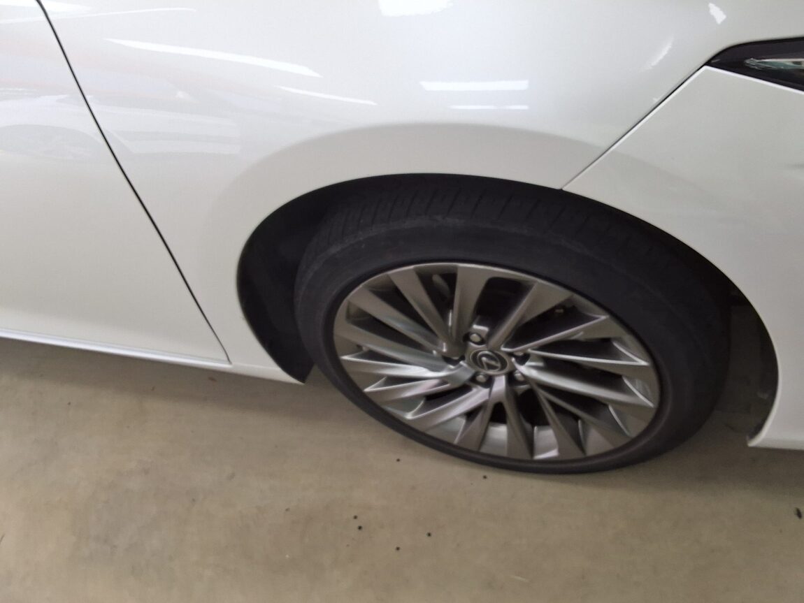 LEXUS ES (7TH GEN) 300h LUXURY 2023 - zdjęcie 21