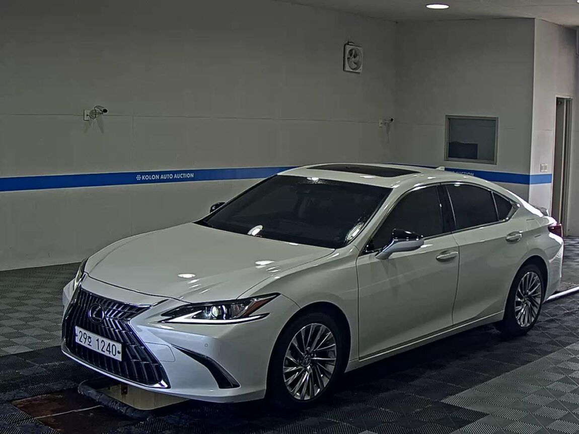 LEXUS ES (7TH GEN) 300h LUXURY 2023 - zdjęcie 2