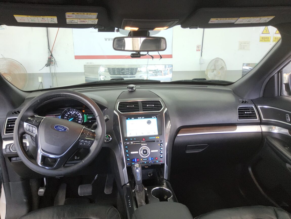 FORD EXPLORER (5TH GEN) 2.3 AWD LIMITED 2017 - zdjęcie 11